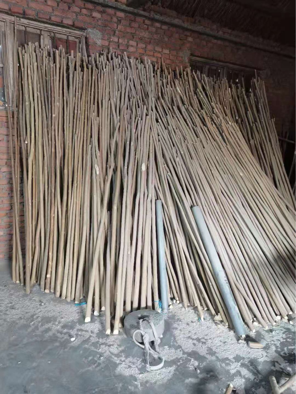 工厂直供批发 3米长黄皮腊木杆 3米加长白蜡杆