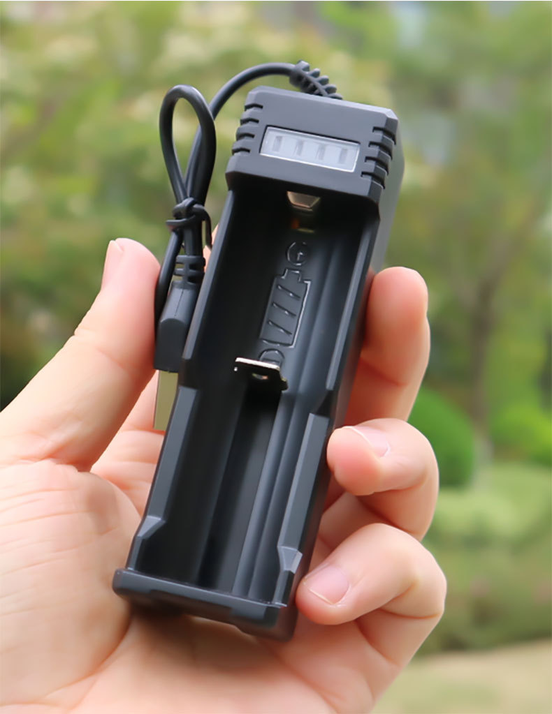 18650锂电池充电器3.7vusb充电器26650通用4.2v快充工厂批发跨境