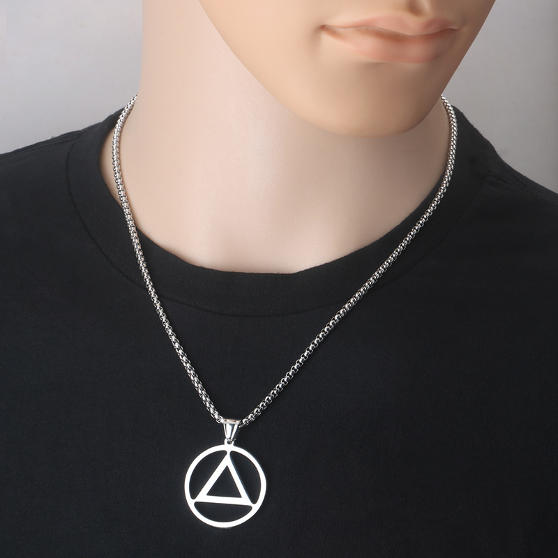 不锈钢欧美款嘻哈艾米纳姆eminem阿姆同款三角圆吊坠钛钢男女项链