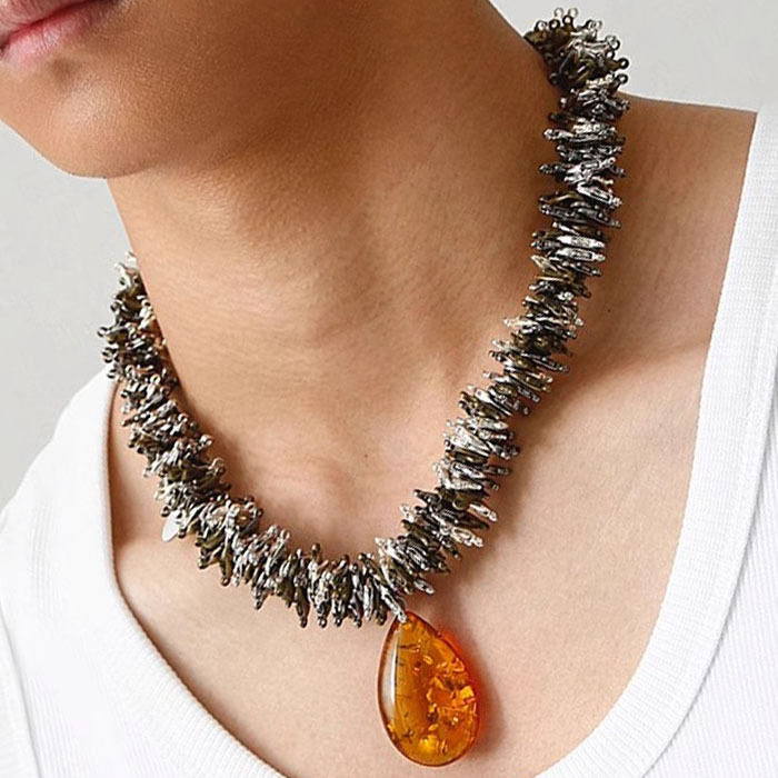 大号龙虾扣琥珀吊坠项链手工制作个性小众潮流男女情侣款锁骨链饰