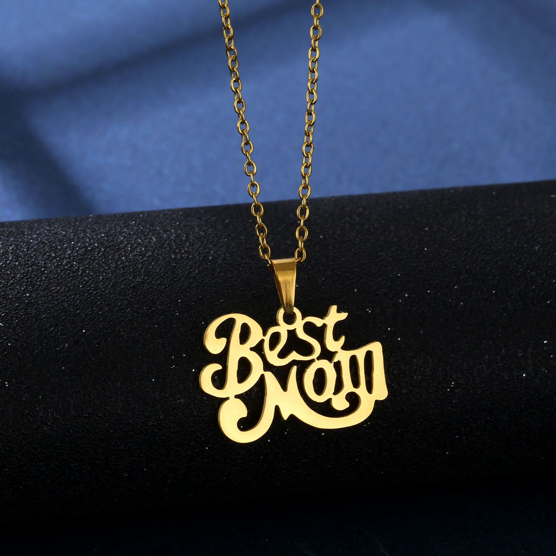 Cross-Border Mother's Day Necklace Female Mom Mother Pendant Necklace and Earring Suit 18K Gold Hollow Clavicle Chain Wholesale