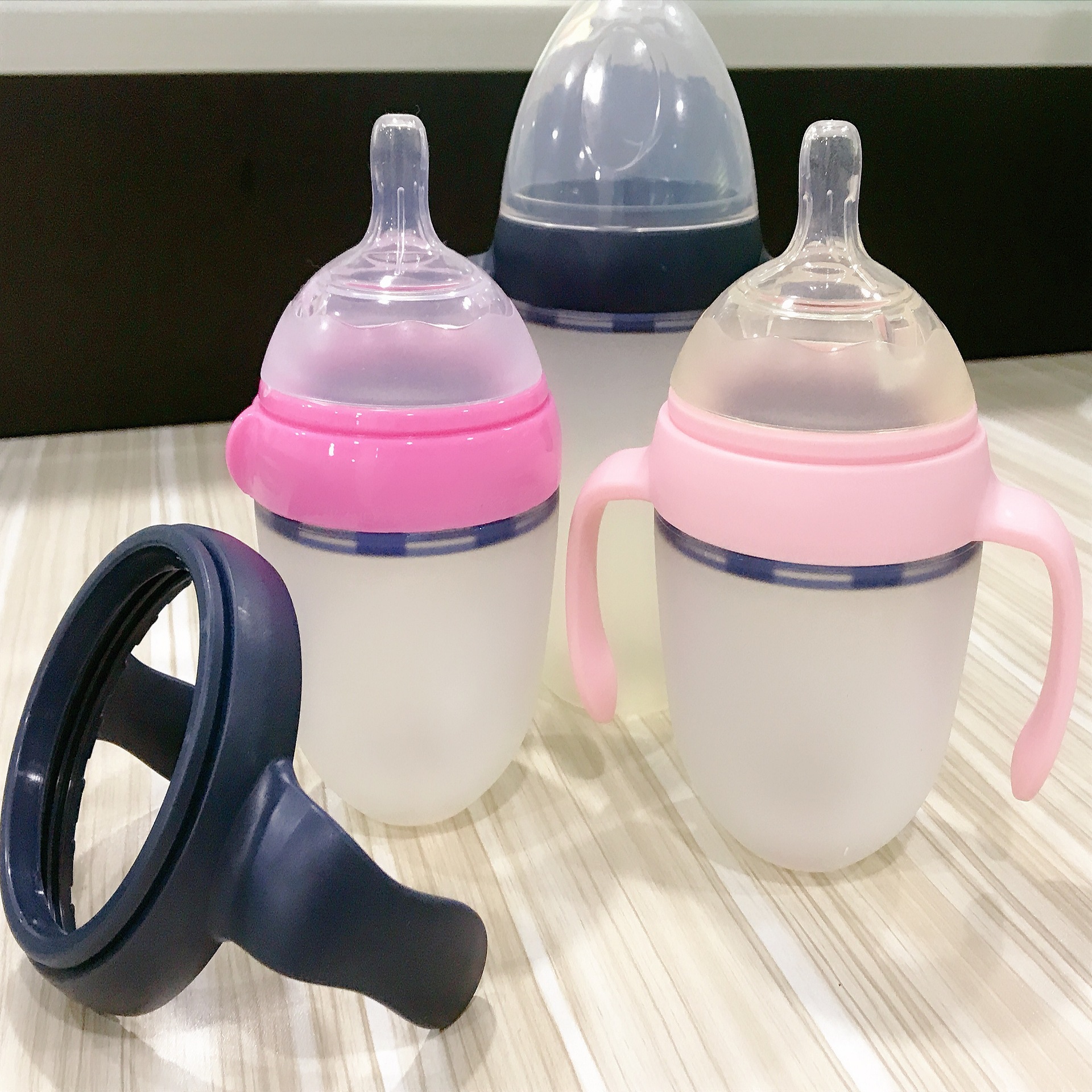 支持logo订制150ml硅胶奶瓶广口奶嘴瓶防摔耐高温母婴用品厂家oem