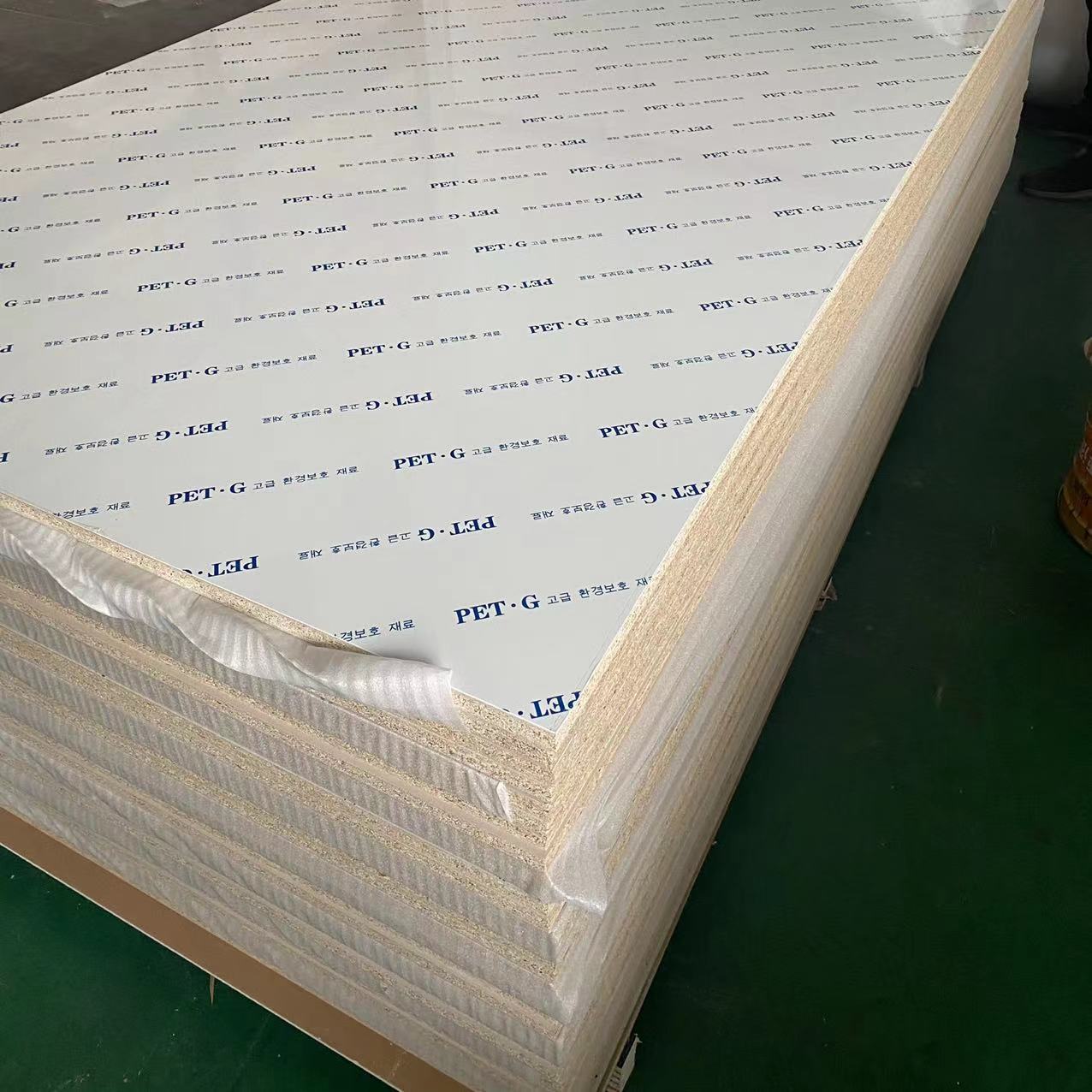 0成交0张petg实色高光肤感轻奢柜门板材源头厂家橱柜衣柜门板18mm颗粒