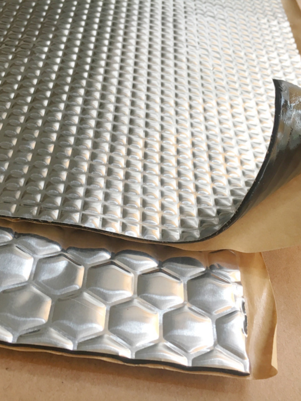 黑胶铝板丁基胶止震板阻尼片车间减震四门全车隔音汽车隔音材料