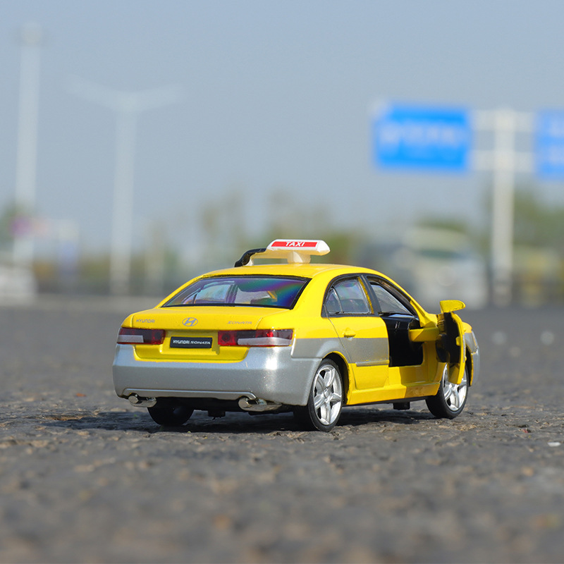 彩珀1:32北京现代的士出租车合金模型回力声光玩具轿车88845盒装