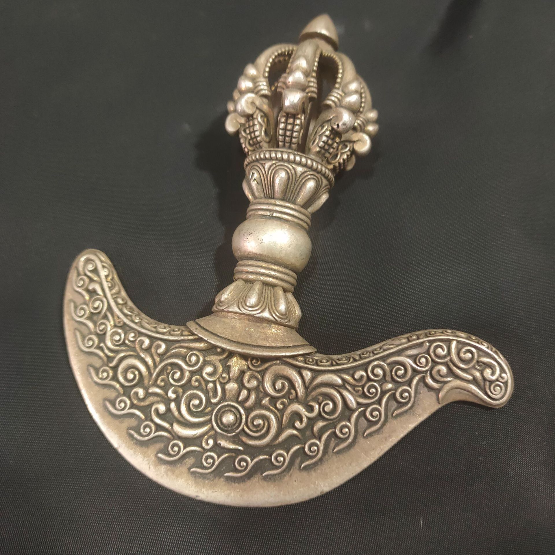 仿古做旧白铜工艺品法器金刚杵斧子尼泊尔法器摆件