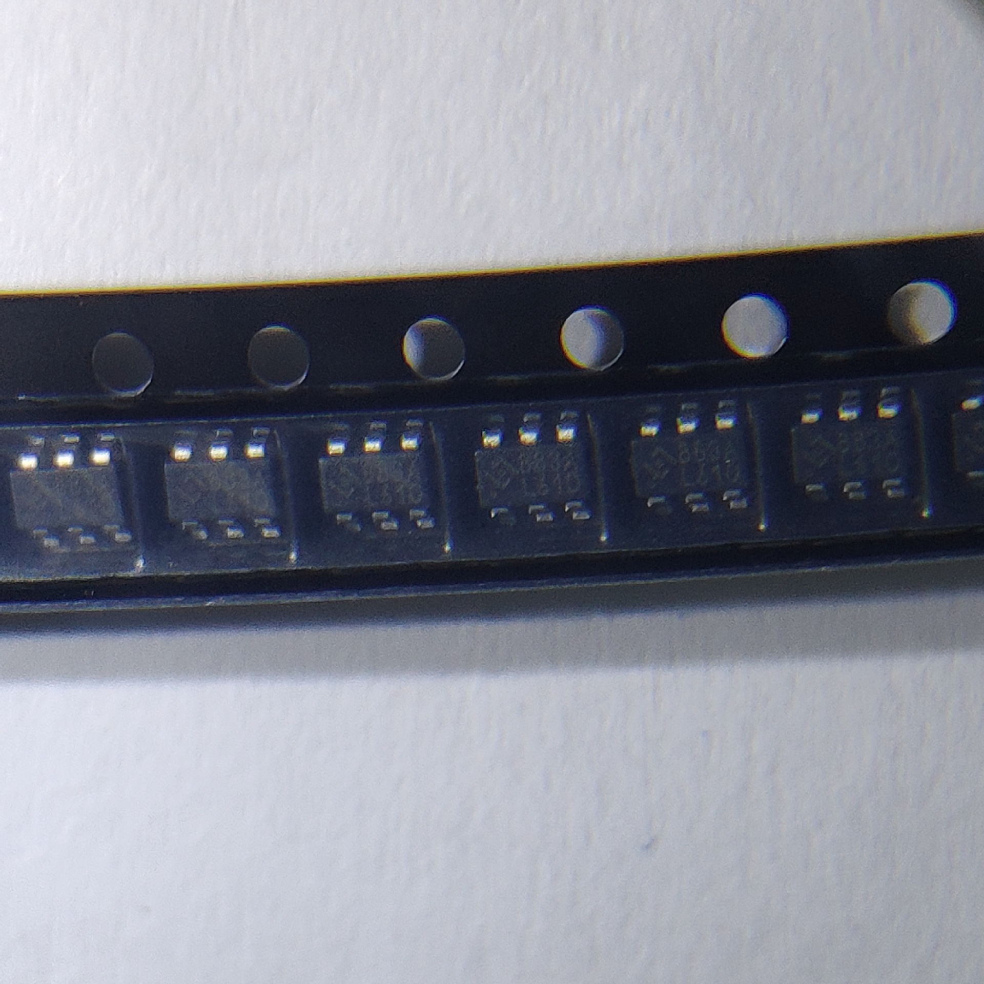 【直拍】hy2213-bb3a 贴片sot23-6 印字bb3a 锂电池保护芯片