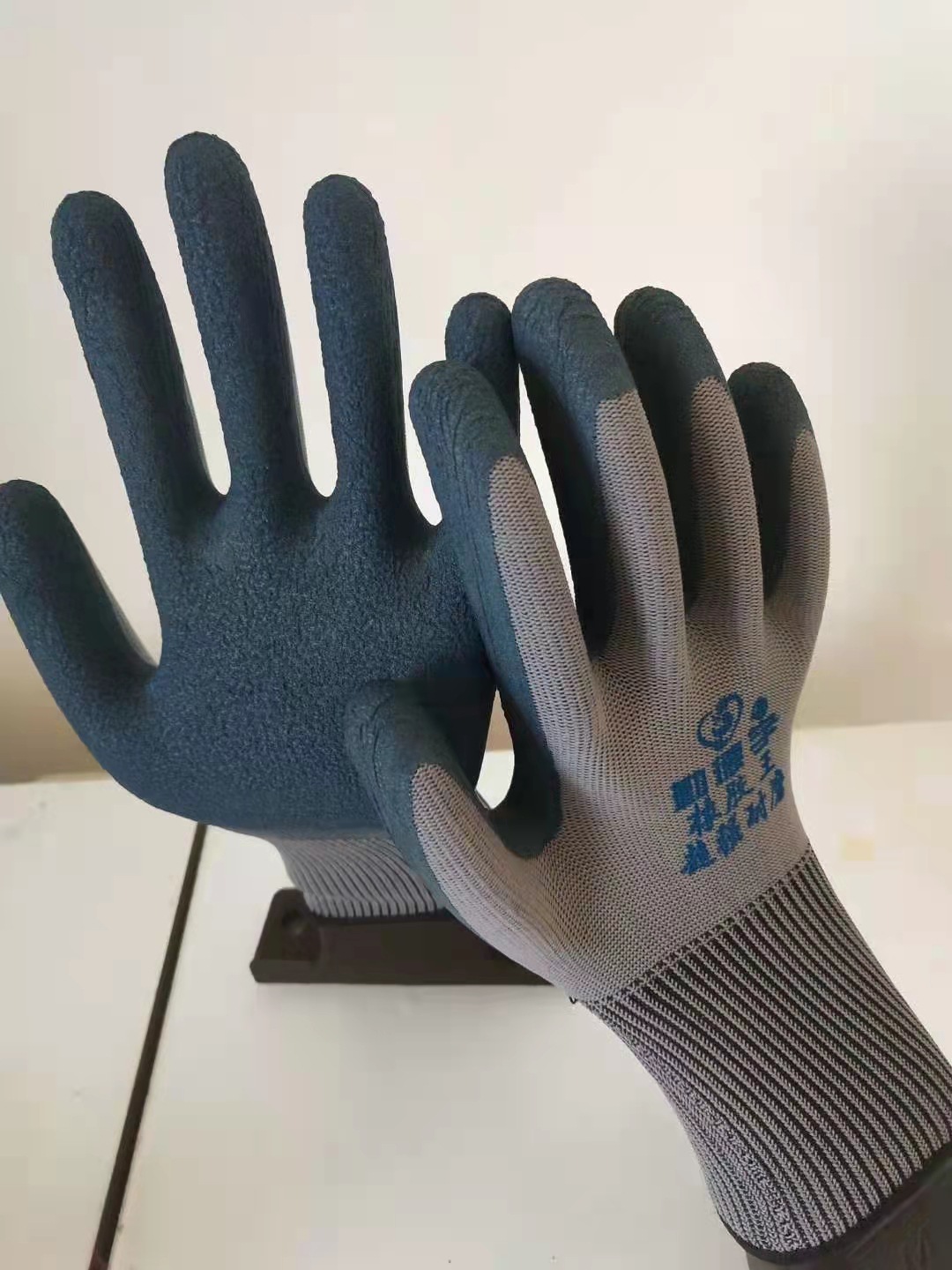 跨境安全工作手套挂胶外贸手套防护乳胶压纹轮胎橡胶手套劳保批发