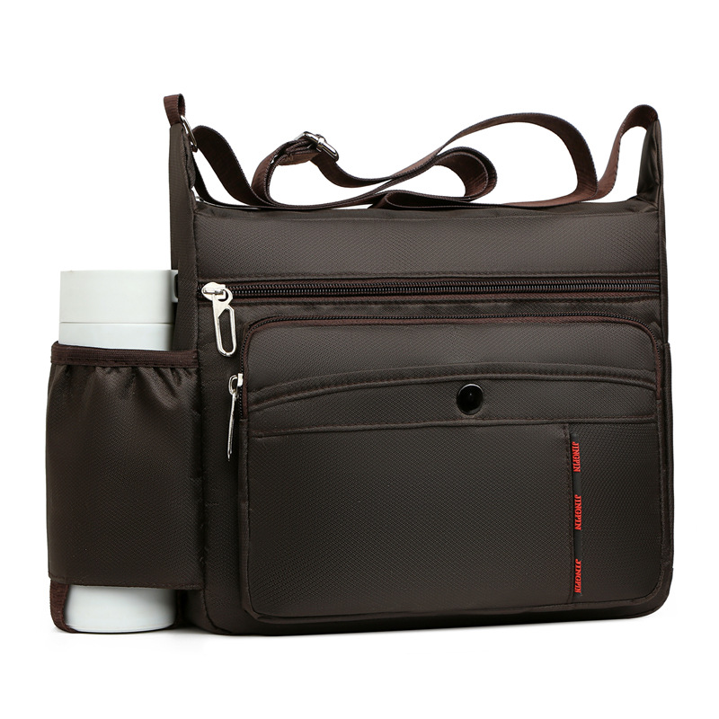 侧兜水杯男士单肩包直播新款斜挎包户外旅行散步包商务出差大容量