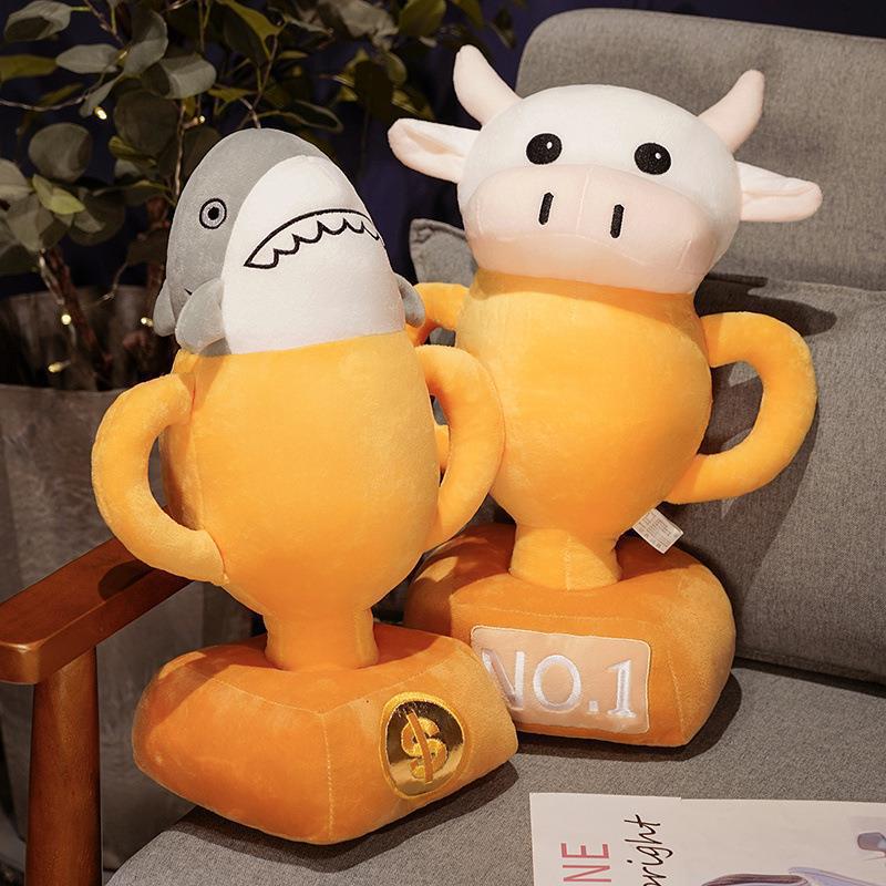 跨境创意牛掰抱枕鲨杯bee系列恶搞抱枕跨境新品 布偶娃娃奖杯毛绒
