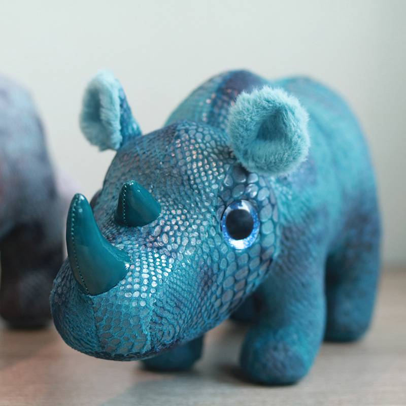 地摊夜市现货夏季新款儿童节礼物仿真犀牛家居装饰摆件玩偶公仔