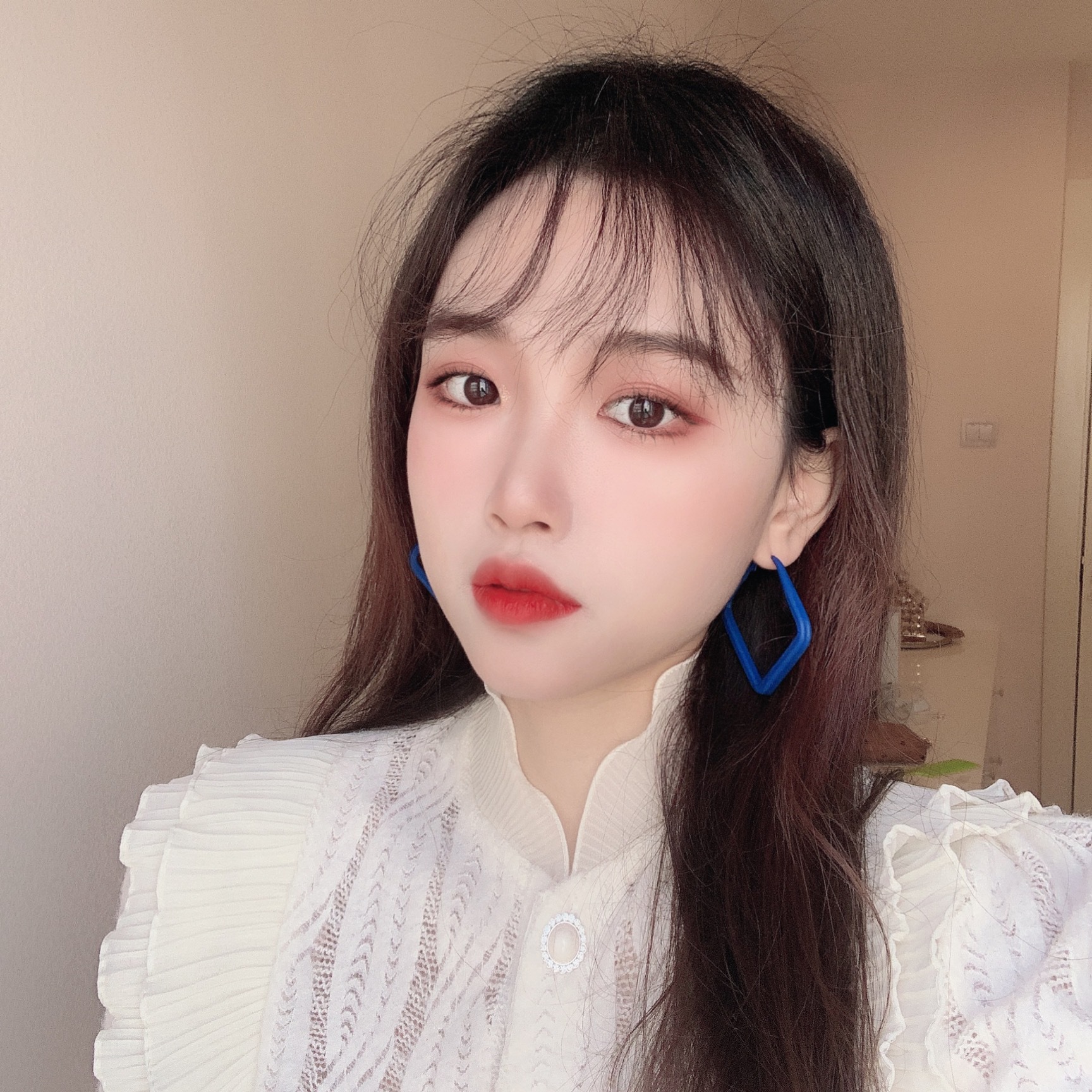 跨境出口专供货源是颜色蓝色银针款,米白色银针款主要下游平台淘宝