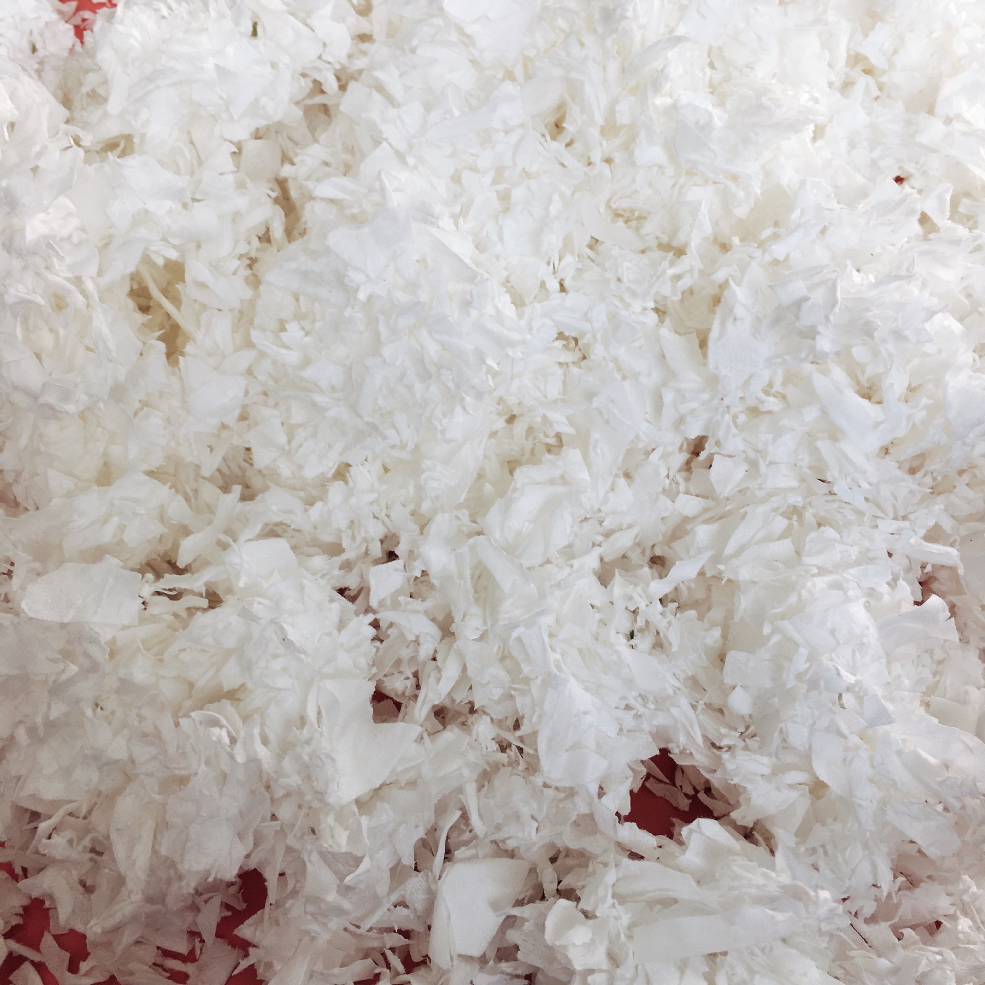 仓鼠纸棉厂家批发无纺布纸屑小宠物除臭金丝熊垫料无尘彩色垫纸