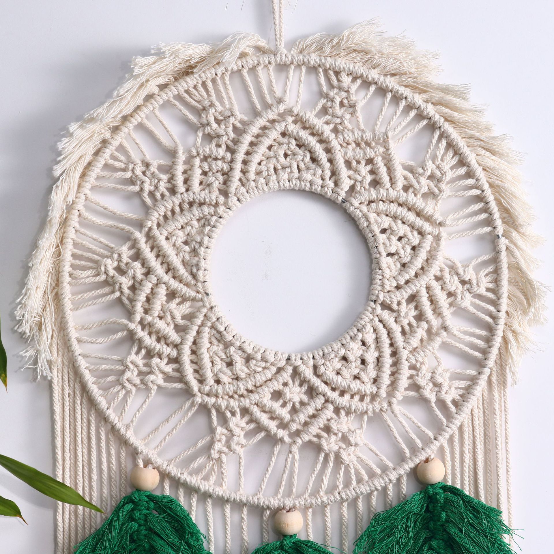 Hand-Woven Wall Hanging round Dreamcatcher Boho Tassel Decorative Circle Creative Cotton String