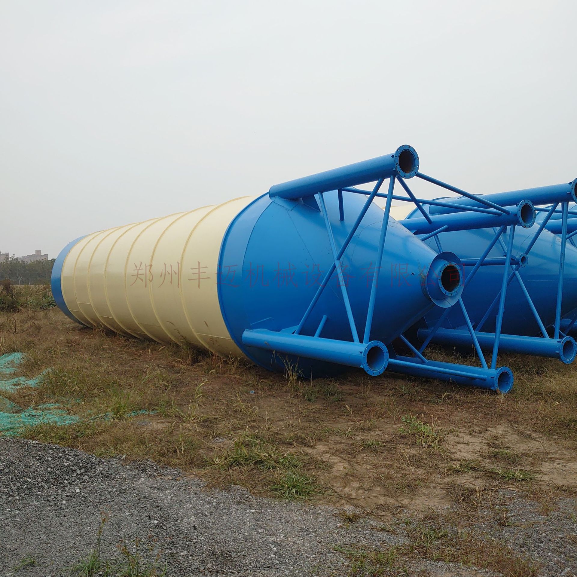 粉煤灰散装储料仓 中小型混凝土搅拌站水泥罐 除尘自动计量水泥仓