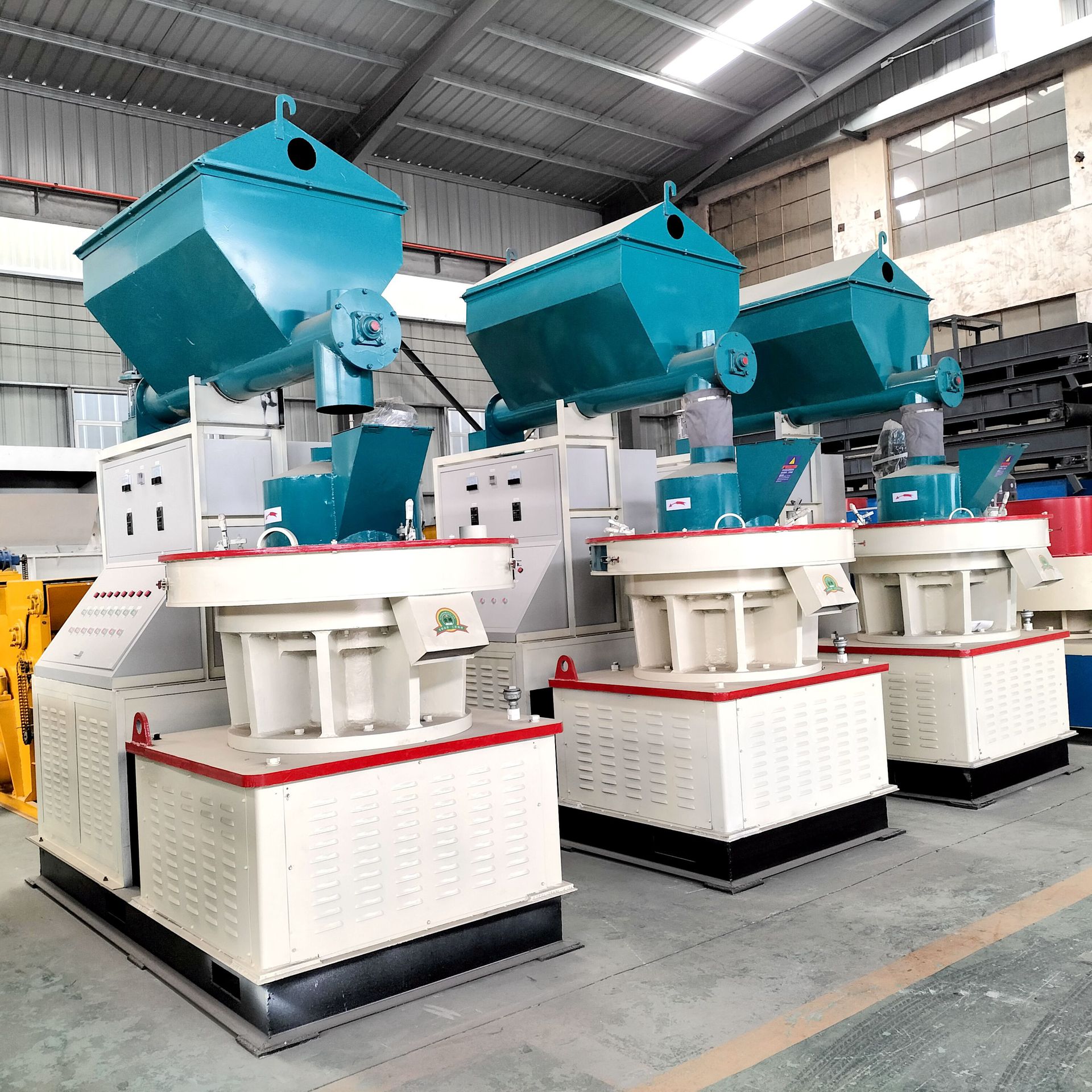 玉米秸秆甘薯渣压块机 大型锯末燃烧颗粒机 小麦生物质燃料颗粒机