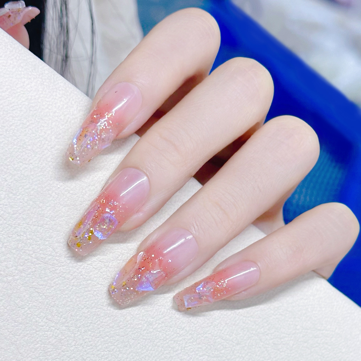 2023新款高级感穿戴甲成品爆闪亮片温精灵新娘婚甲可拆卸美甲甲片