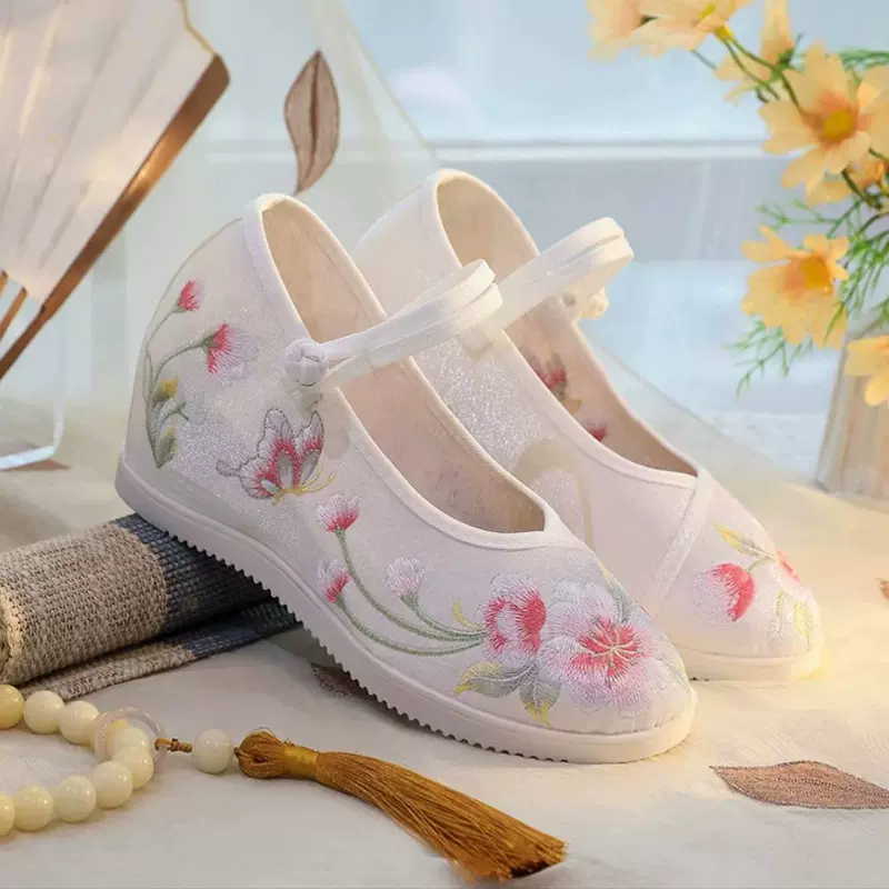 玉蝶海棠 新款内增高圆头老北京布鞋女搭配汉服高跟厚底·绣花鞋