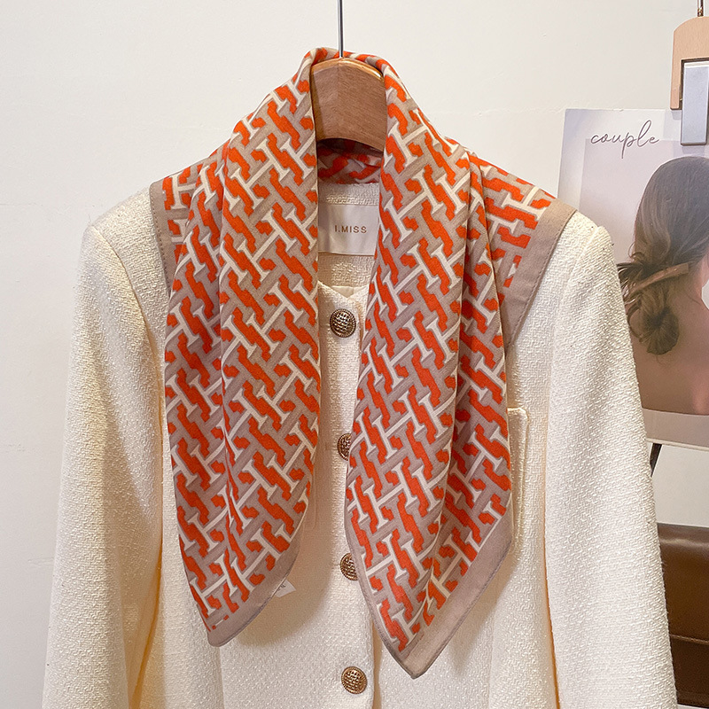 韩版春夏季新款棉麻手感印花装饰小方丝巾护颈时尚女款围巾披肩秋