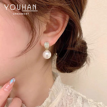 S925银针轻奢高级感大珍珠耳环女秋天2023年新款潮小众设计感耳钉
