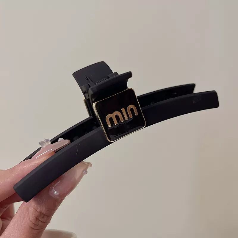 High-Grade Letter Style Large Grip Women's Matte Simple Retro Barrettes Back Shark Clip Hairware Hairpin