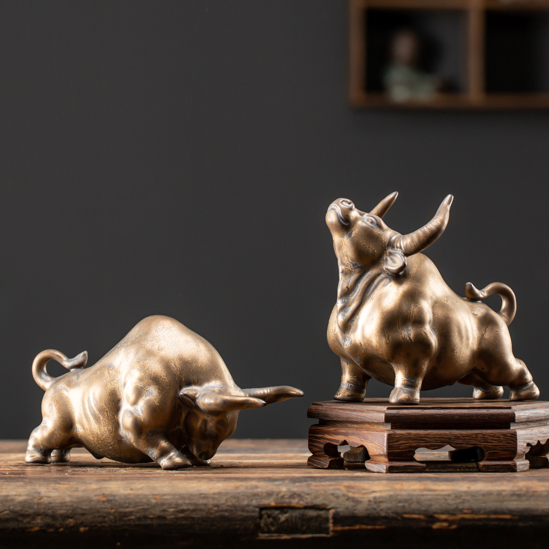 陶瓷风水牛小摆件招财镇宅中式客厅办公室家居桌面装饰生肖牛礼品