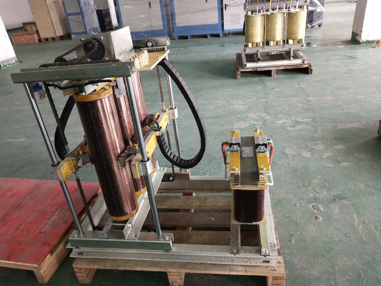 单相柱式调压器 三相柱式调压器 大功率电动调压器 0-760v可调可定制