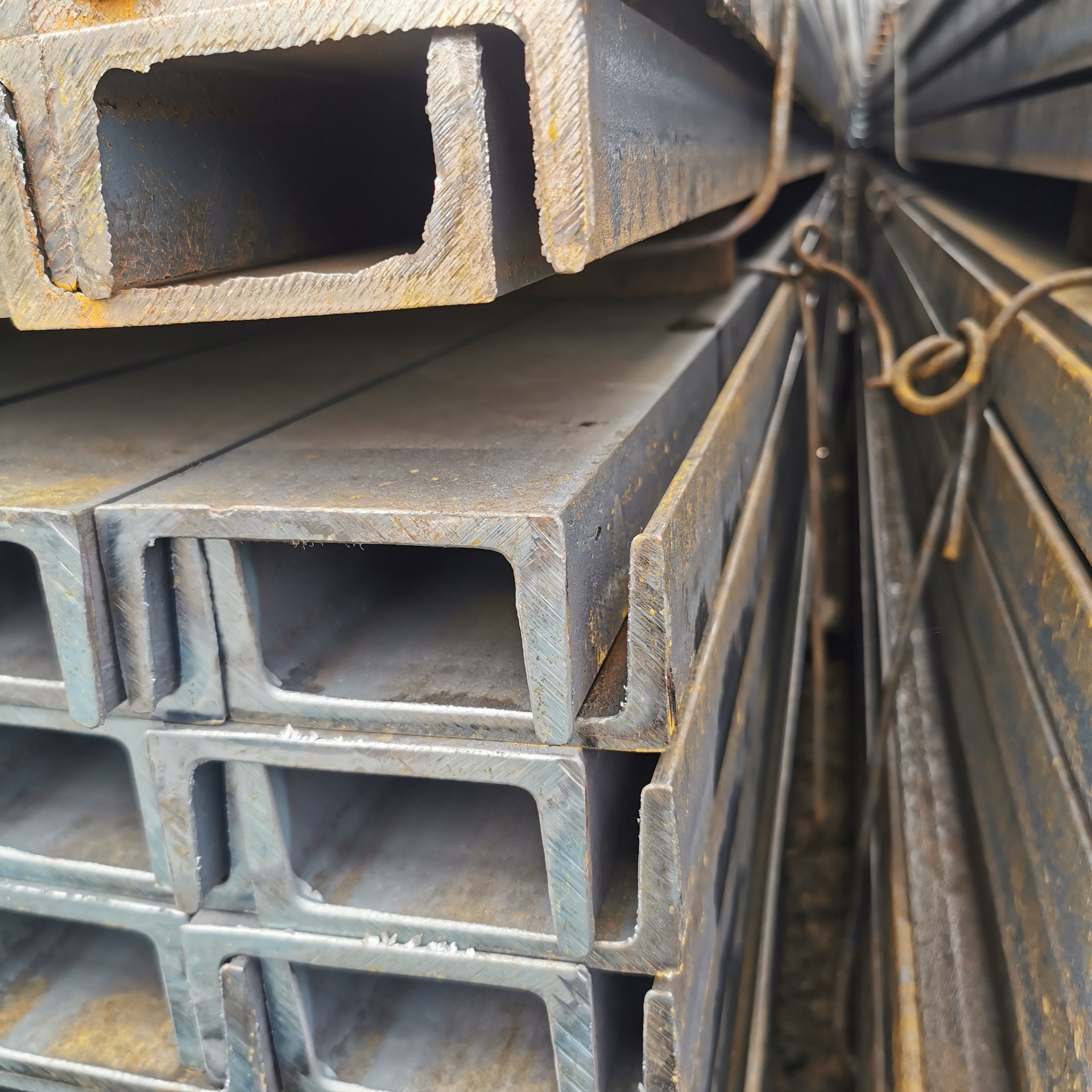 热轧槽钢c型钢材供应幕墙工程用黑槽钢现货规格齐全q235