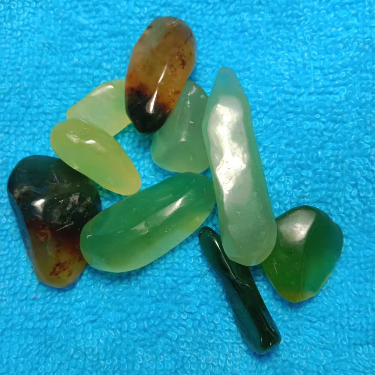 岫玉原石花玉原石随型款玉石