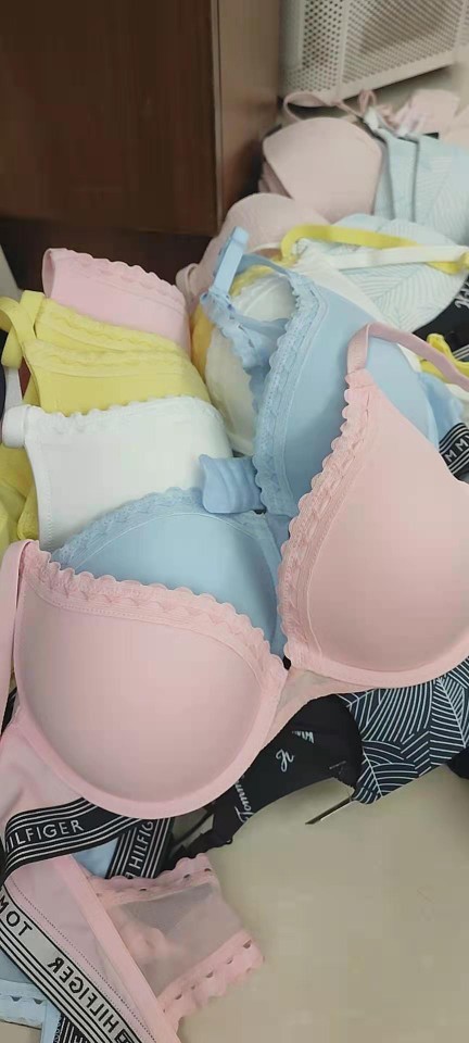 女内衣薄b图片