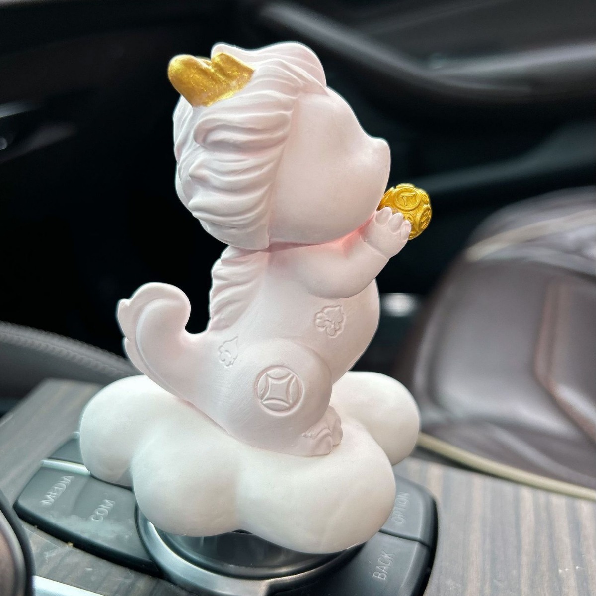 Creative Dragon Year blessing cute car aromatherapy decoration home decoration fragrance auspicious dragon plaster decoration gift image