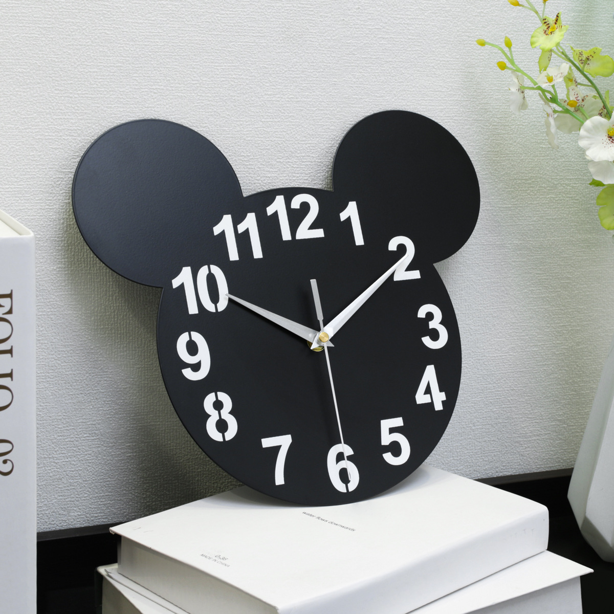Modern Simple Metal Creative Wall Clock-for Living Room and Kitchen Restaurants and Office Decorations Batteries