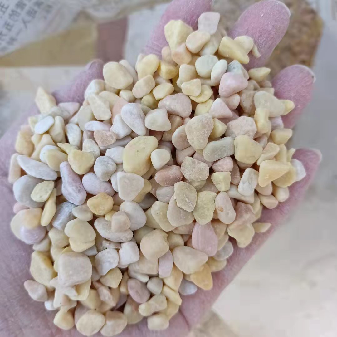 大量批发米黄色水磨石子黄色卵石洗米石碎石子透水地面用胶黏石