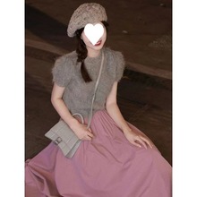 春季温柔系穿搭女2023年新款韩版复古纯色粉半身裙子