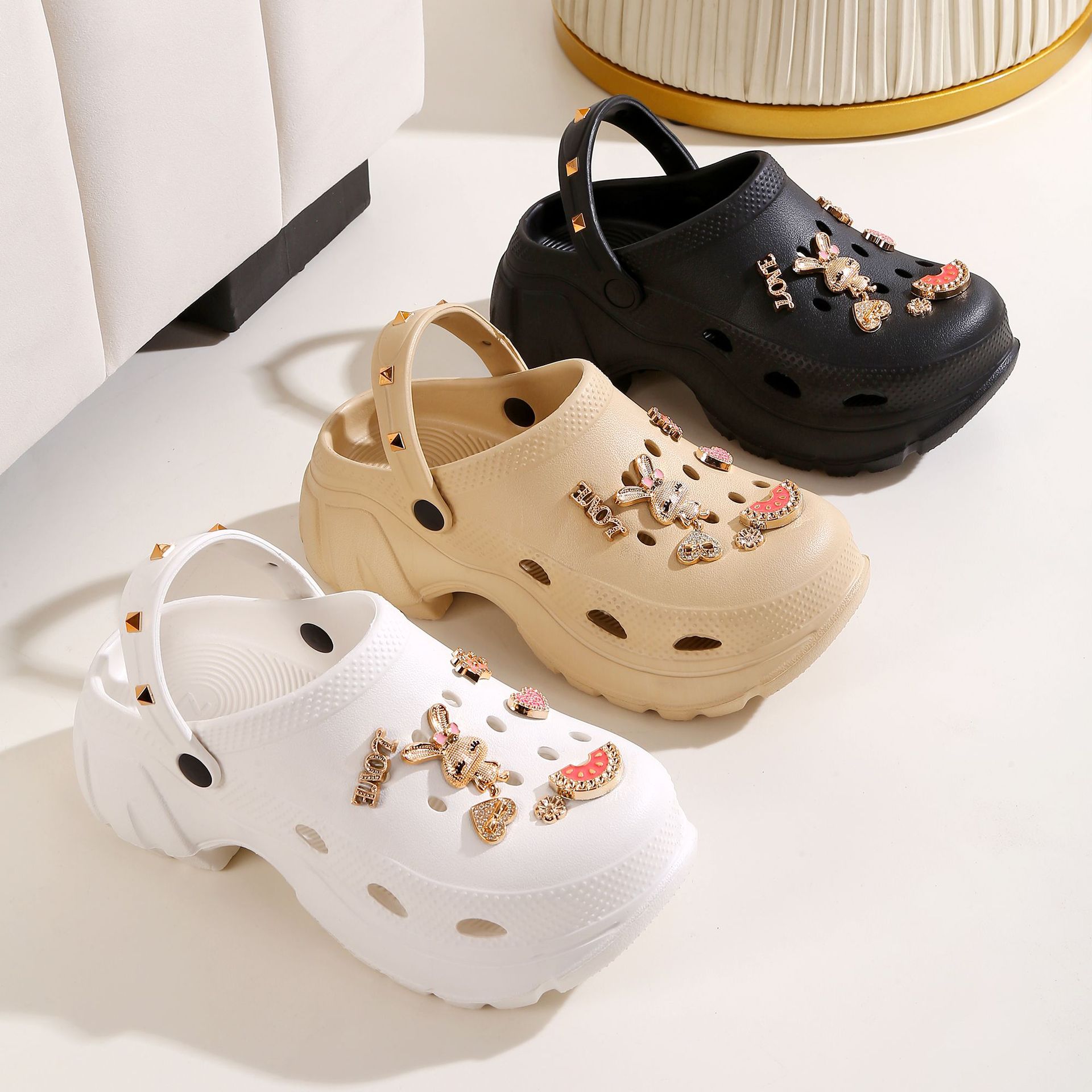 女士新款洞洞鞋eva橡塑柔软沙滩花园鞋可diy百搭时髦批发跨境电商