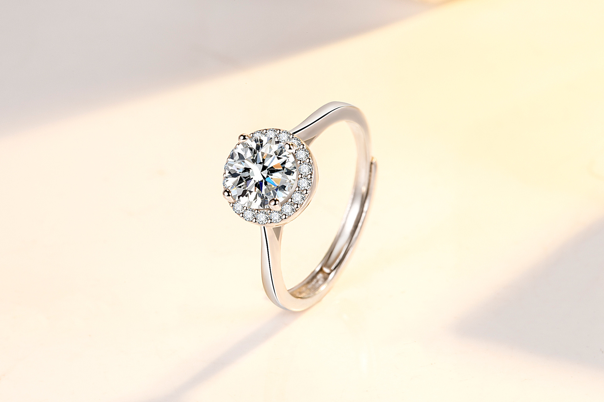 抖音网红结婚钻戒速卖通克拉方圆戒子宽面圆包群镶锆钻四爪女钻戒