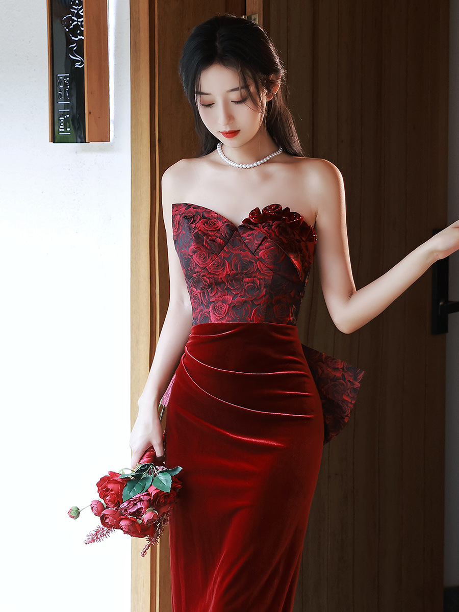 高贵新娘敬酒服气质轻奢高级感性感抹胸款鱼尾包臀礼服订婚连衣裙