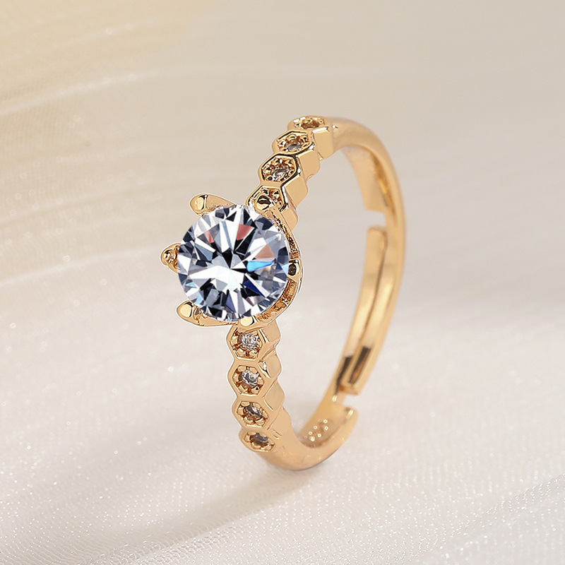 抖音直播蜂巢戒指女仿莫桑石开口可调节小众设计感六边形六爪指环