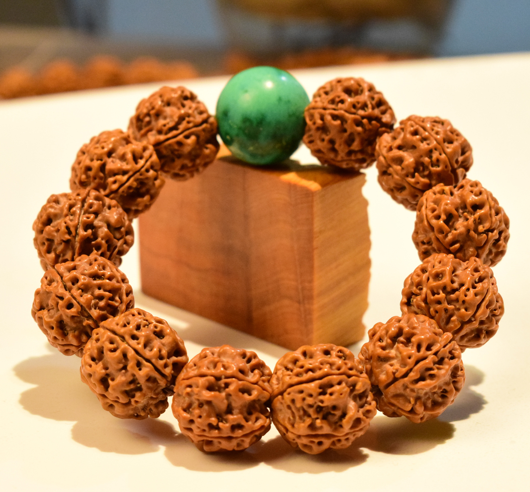 尼泊尔大金刚菩提子蜂王爆肉双龙纹安娜籽配绿松佛珠文玩菩提手串