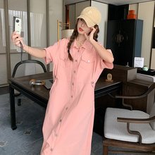 粉色工装连衣裙女夏季2024年新款遮肚宽松显瘦独特设计休闲长裙子