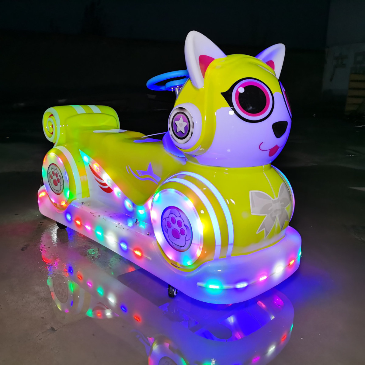 新款儿童碰碰车广场游乐车公园户外玩具车车摆摊电瓶电动车车批发