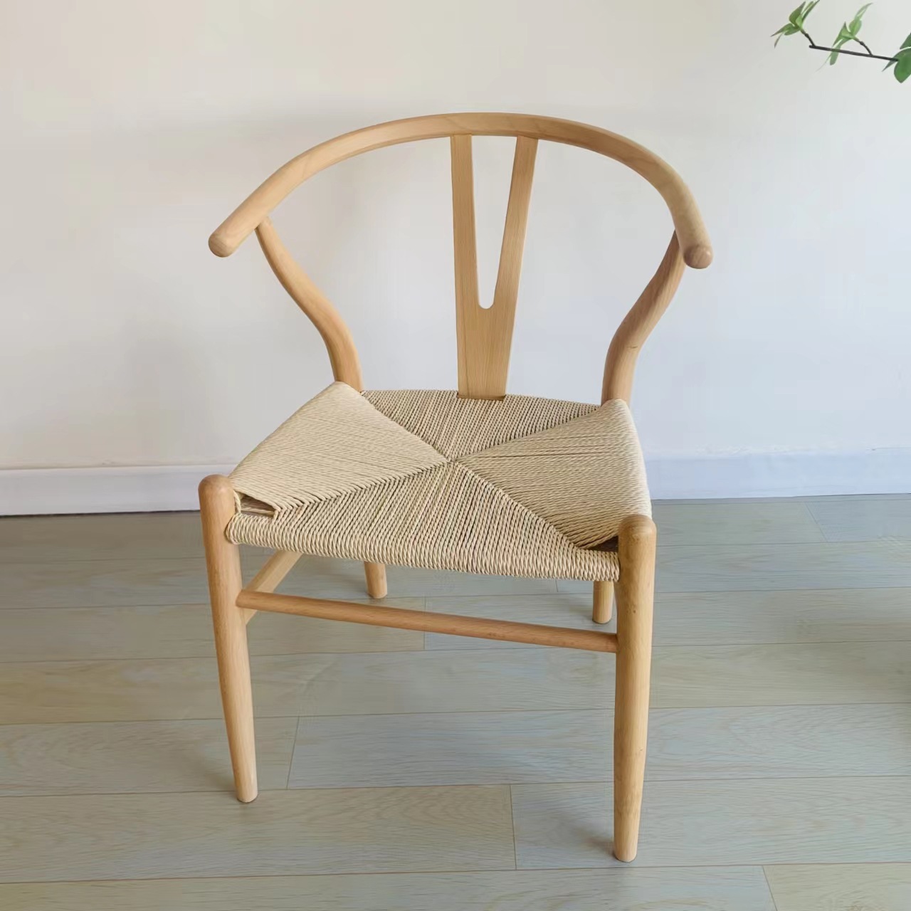 现代简约创意书桌椅绳编y椅北欧实木餐椅家用扶手椅咖啡厅榉木y椅