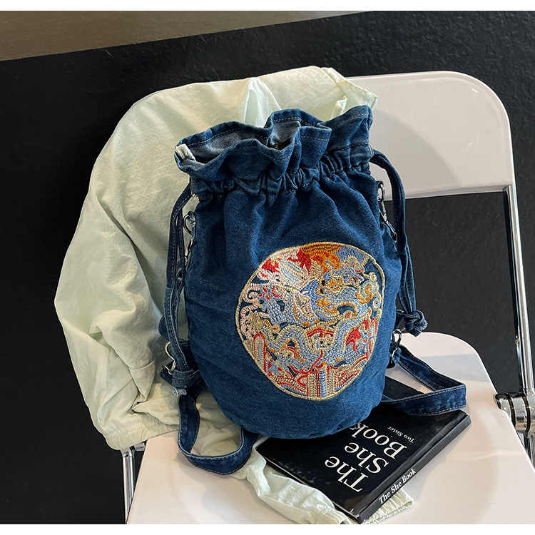 单肩包春游搭配刺绣汉服斜挎包古风包文艺抽绳国风休闲百搭旗袍包