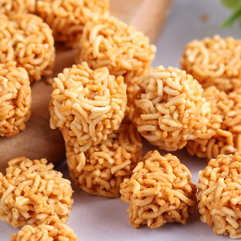 拉面丸子干脆面整箱30包牛肉麻辣小龙虾味儿时90后怀旧休闲小零食