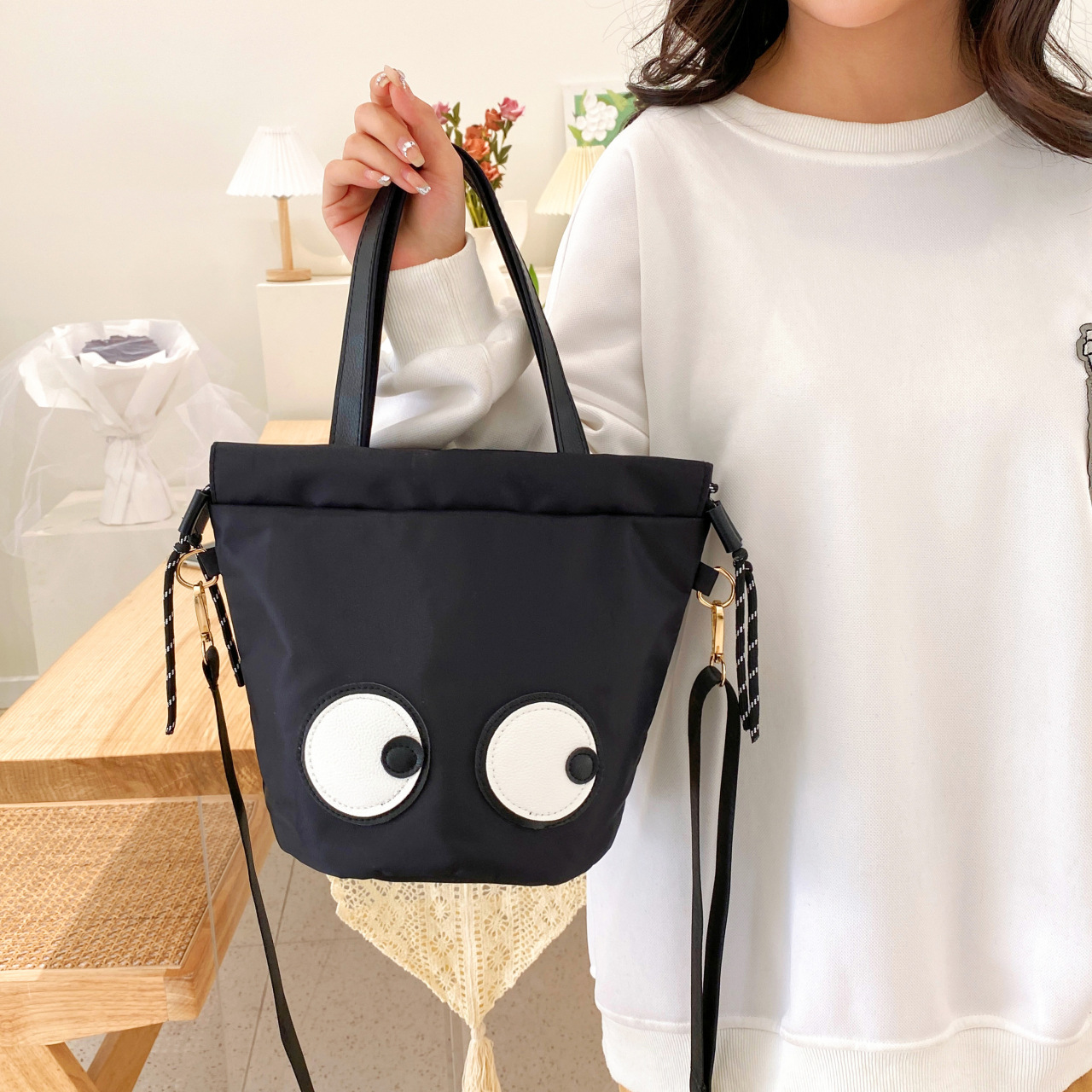 Bag Women's New Big Eyes Leisure Commute Women's Shoulder Bag Wholesale Korean Drawstring Bucket Bag Handbag