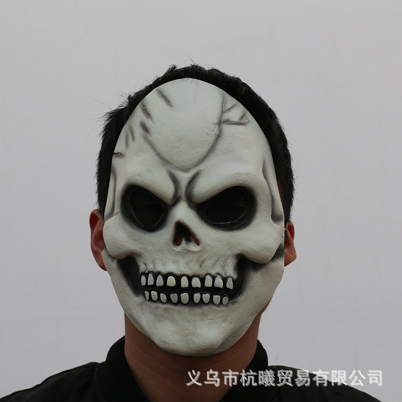 新款半脸骷髅头乳胶面具 万圣节恐怖发光道具 整人尖叫带荧光头骨