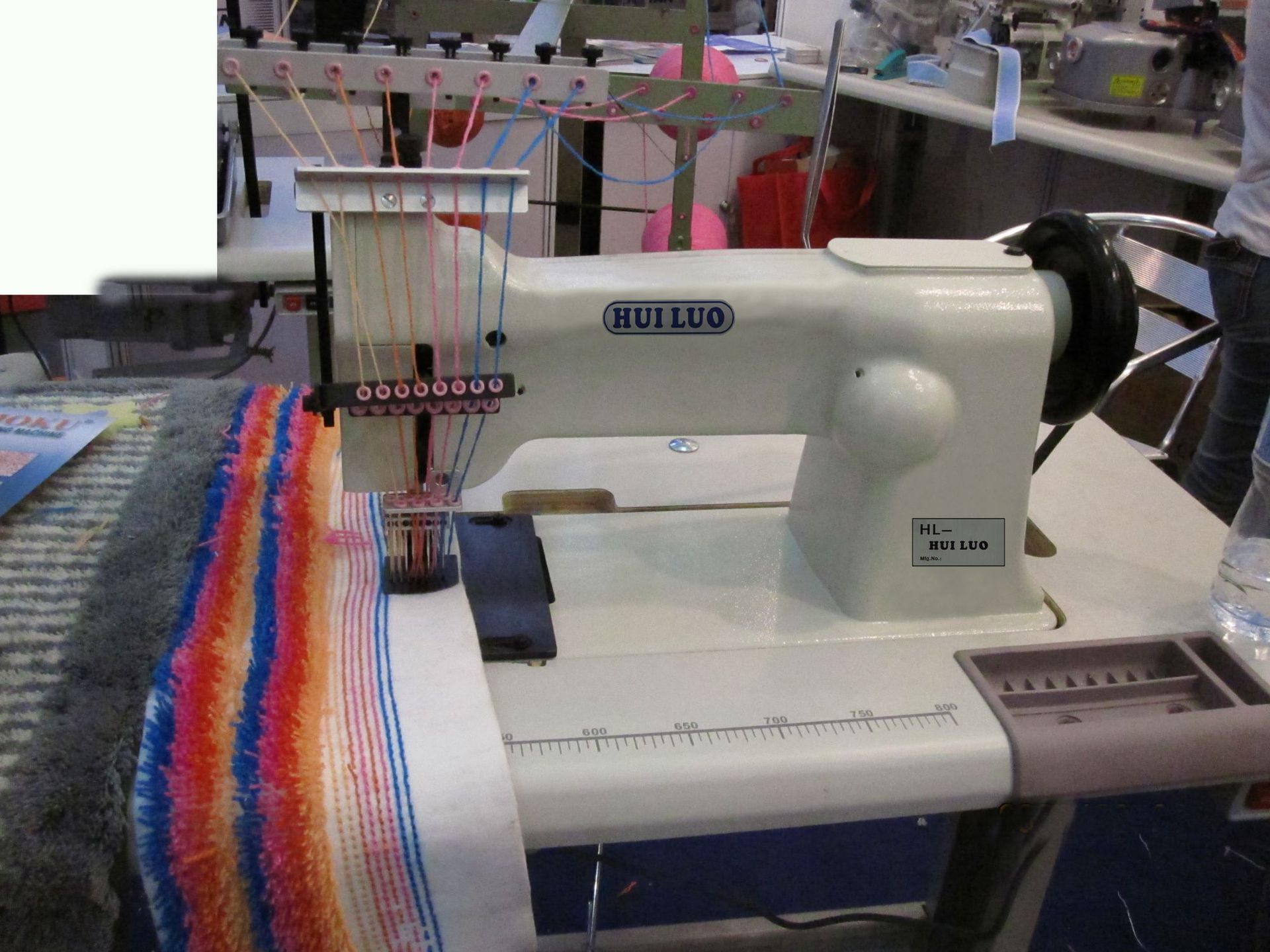 植绒机抱枕簇绒机植绒缝纫机厂家直销靠枕簇绒缝纫机