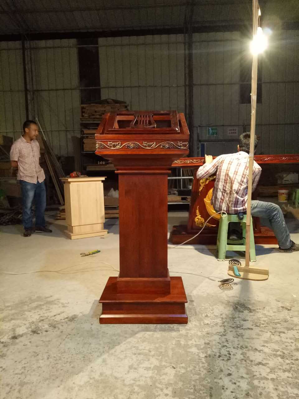 天主教 五饼二鱼祭台读经台 古朴风 讲道桌 讲台 摆件