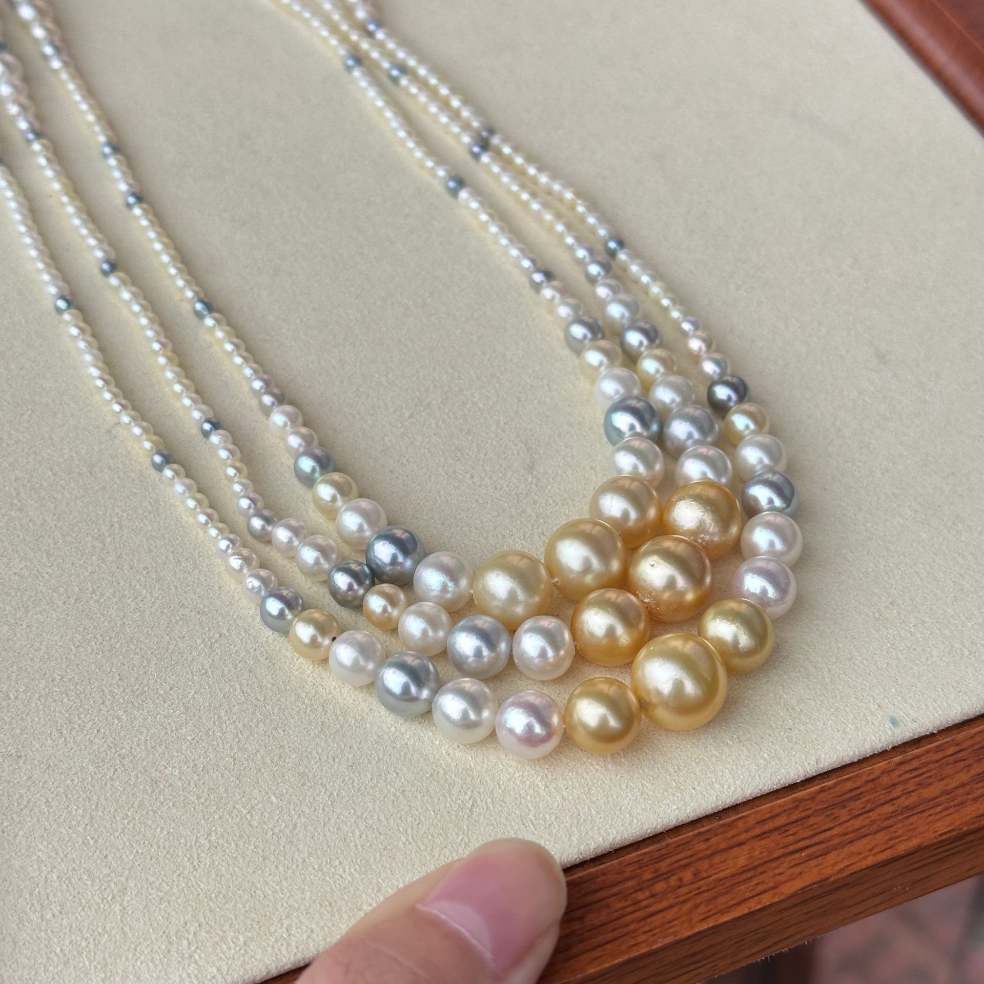 海水珍珠正圆微瑕akoya真多麻南洋金珠糖果色渐变毛衣链时尚叠戴
