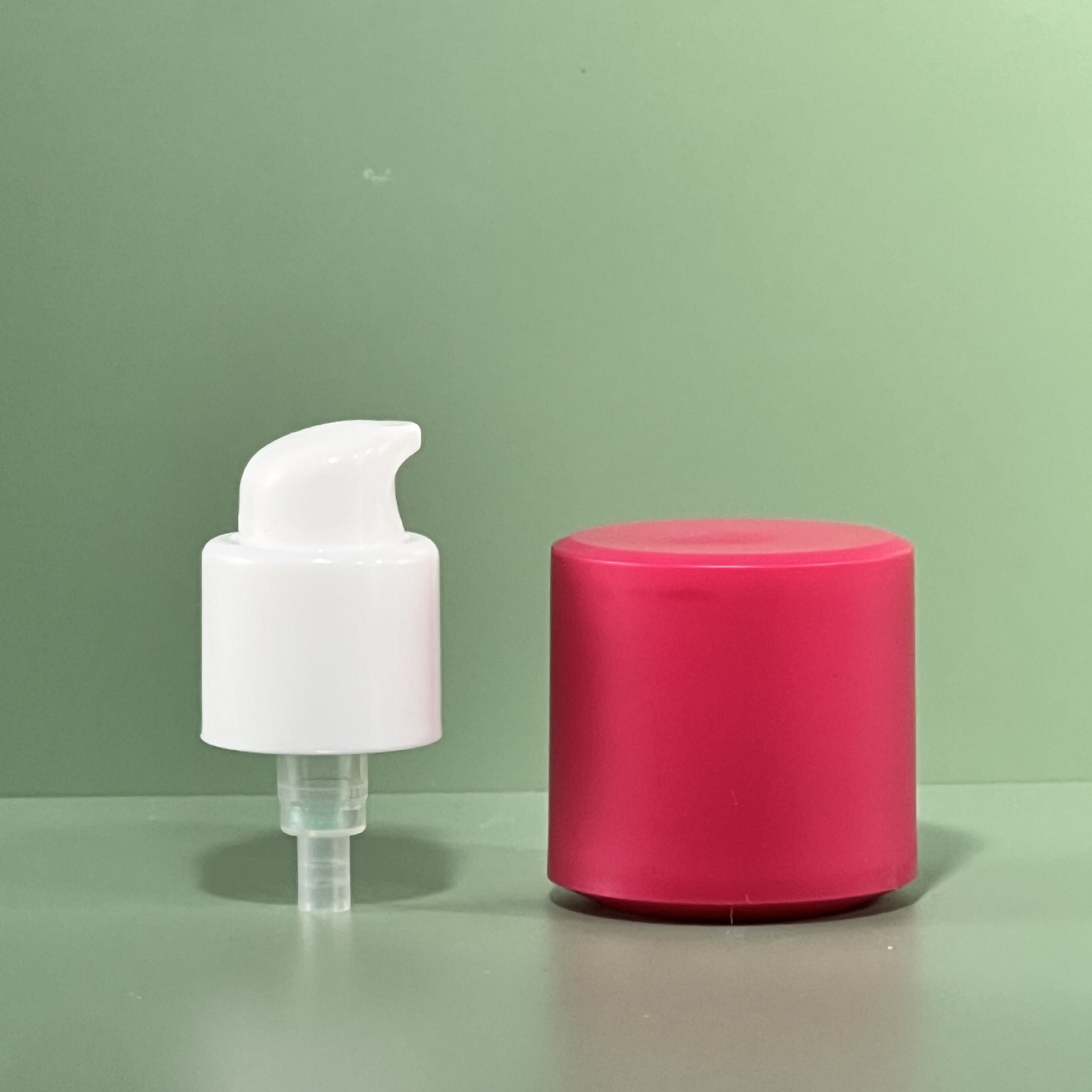 18牙粉泵外置喷雾喷头注塑双层圆罩乳液精油按压泵头精华液喷头